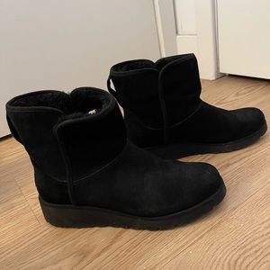 UGG Kristin Wedge Bootie- Black in great condition